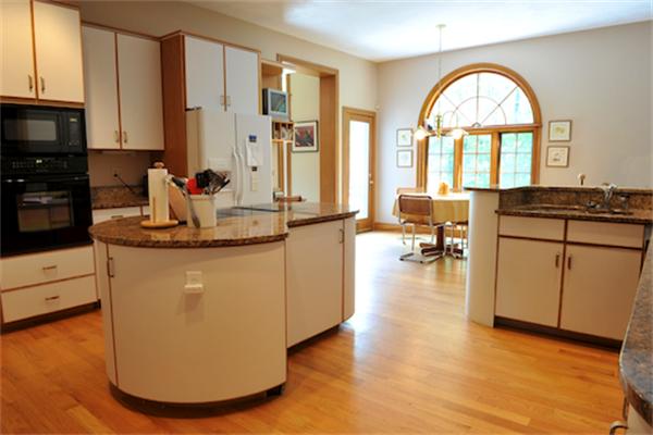 6 Apple Blossom Road Andover, MA 01810 - Photo 5 of 20 Gallery Image 5