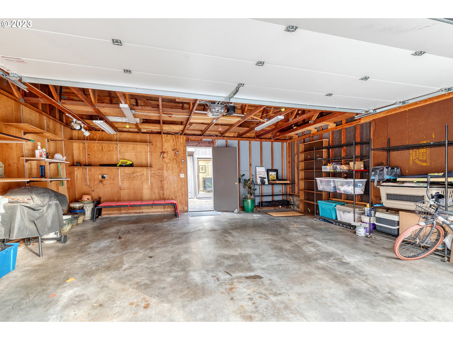 109 Westbrook Way Eugene, OR 97405 - Photo 31 of 36 a view of a room with gym equipment