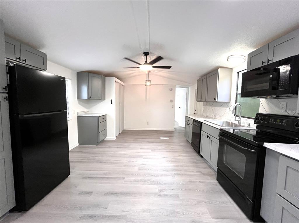 9860 Golden Loop New Port Richey, FL 34654 - Photo 12 of 37 Gallery Image 12