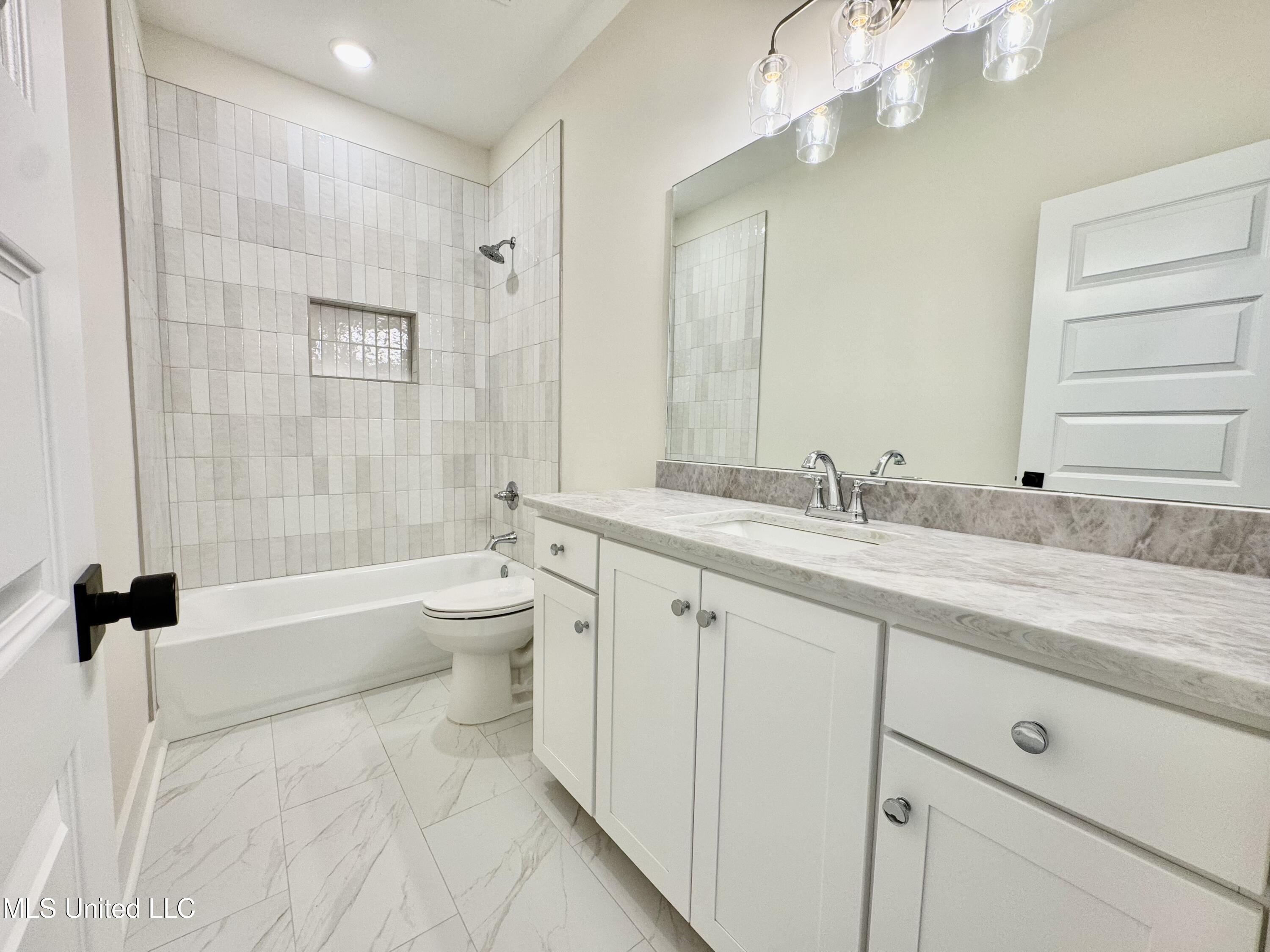 1755 Bakersfield Way Nesbit, MS 38651 - Photo 27 of 41 IMG_4700