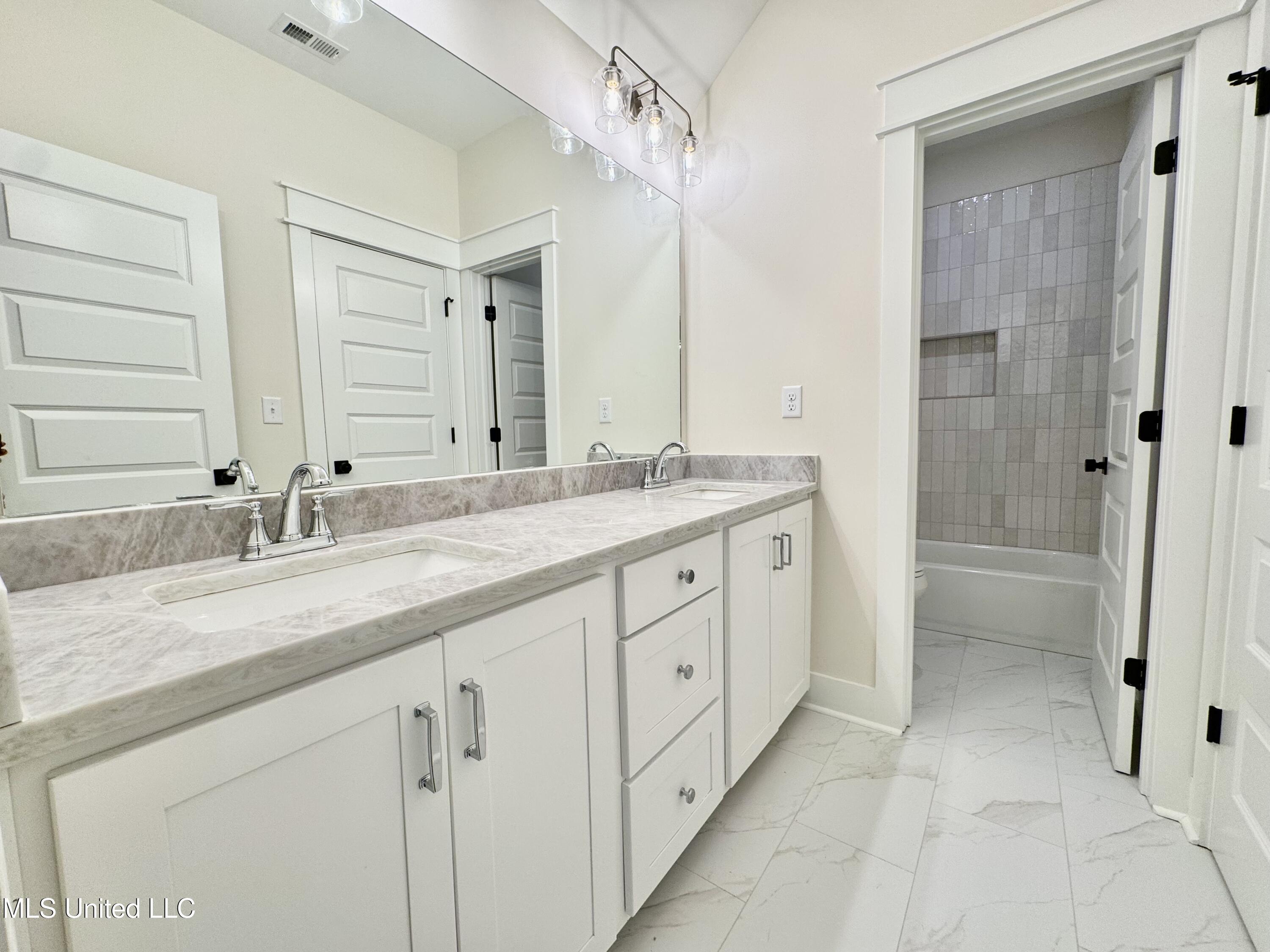 1755 Bakersfield Way Nesbit, MS 38651 - Photo 32 of 41 IMG_4708