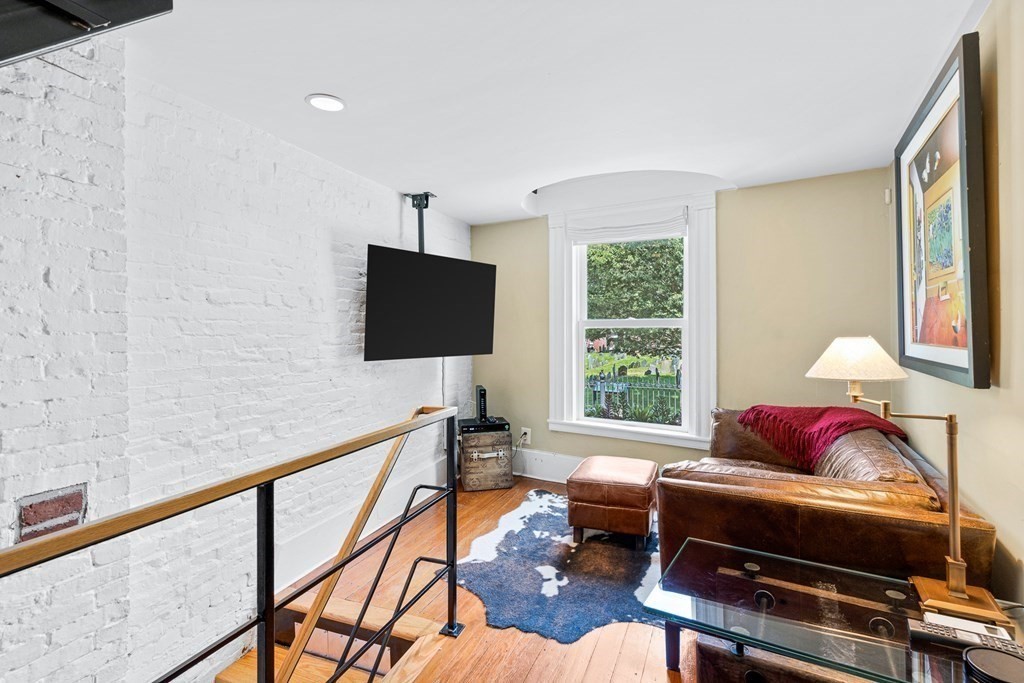 44 Hull Street Boston, MA 02113 - Photo 9 of 26 Gallery Image 9
