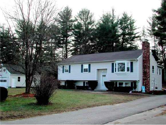 53 Dracut Road Hudson, NH 03051 - Photo 1 of 4