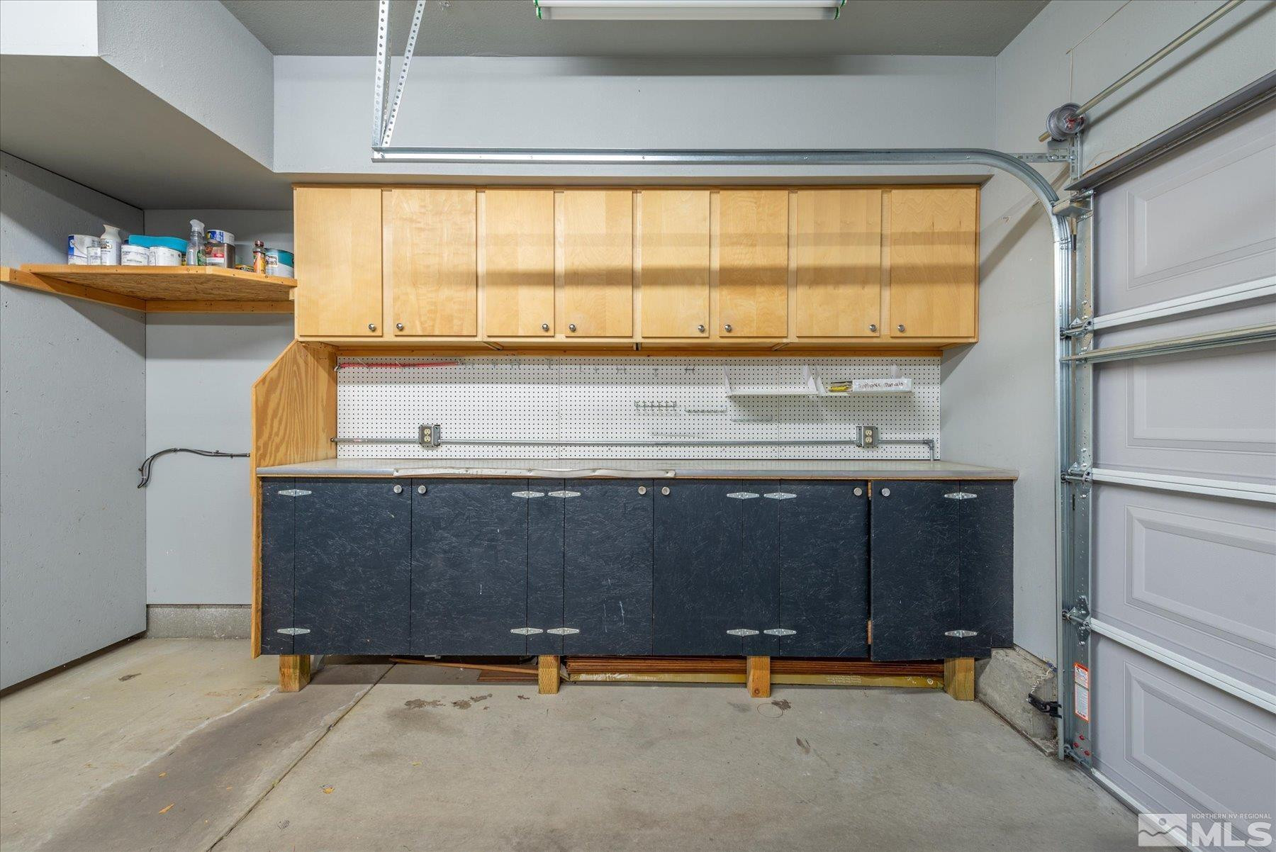 1910 Tuolumne Drive Reno, NV 89523 - Photo 31 of 36 a room with gym equipment and a large window