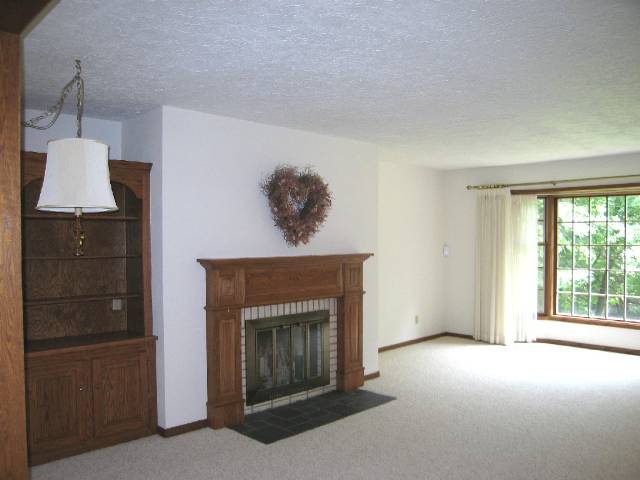 3155 Rambling Road Bettendorf, IA 52722 - Photo 2 of 8