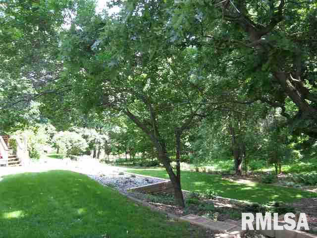 3155 Rambling Road Bettendorf, IA 52722 - Photo 7 of 8