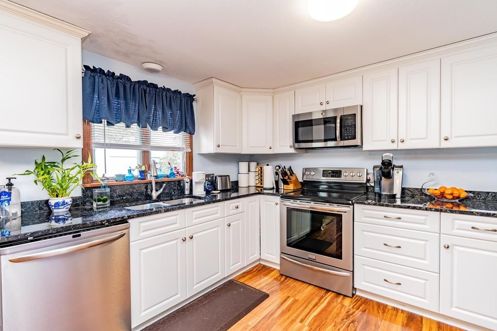 20 Dutton Street Springfield, MA 01151 - Photo 3 of 37 Gallery Image 3