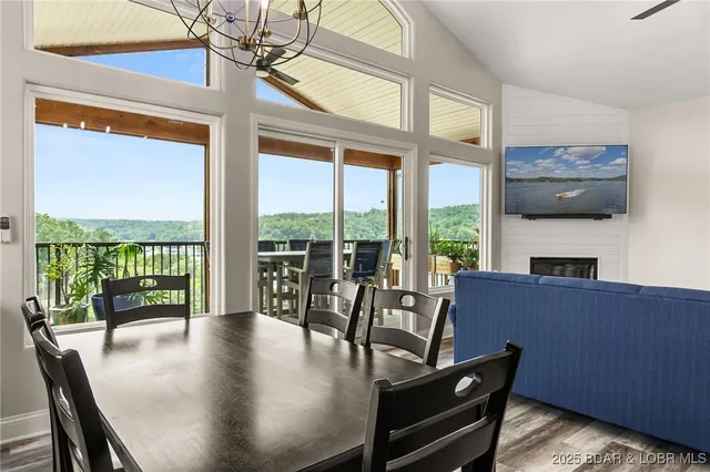 $633,500 | 76 Barolo Lane, Unit 21A, Camdenton, MO 65020