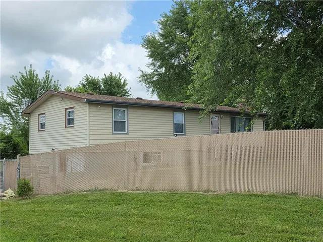 $324,900 | 27722 Highway 7, Harrisonville, MO 64701