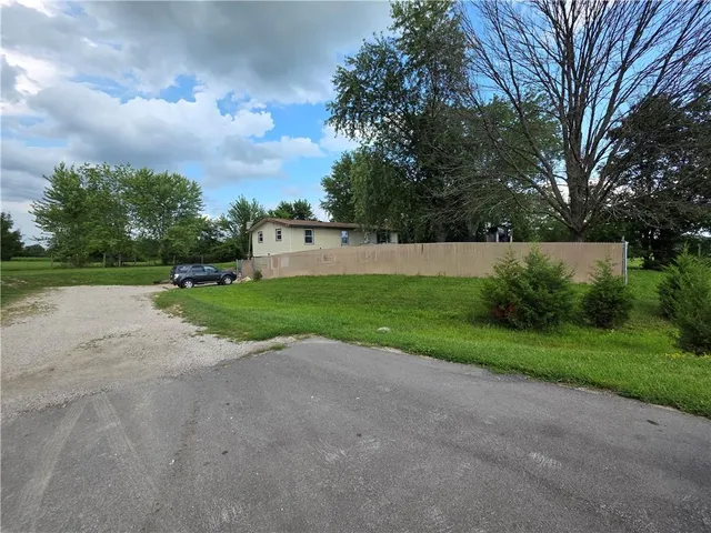$324,900 | 27722 Highway 7, Harrisonville, MO 64701