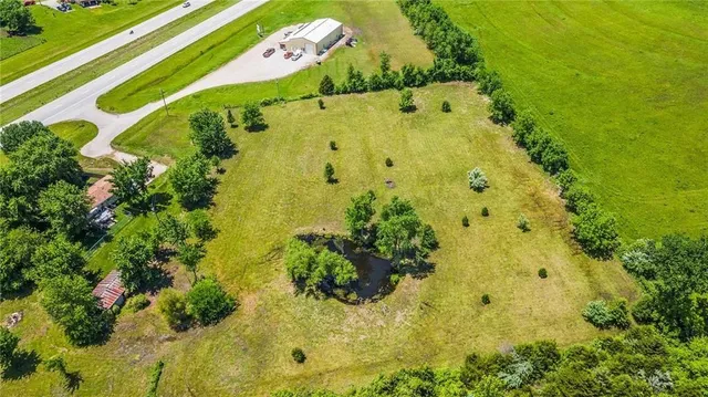 $324,900 | 27722 Highway 7, Harrisonville, MO 64701