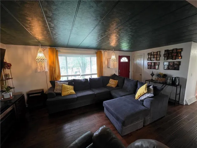 $324,900 | 27722 Highway 7, Harrisonville, MO 64701