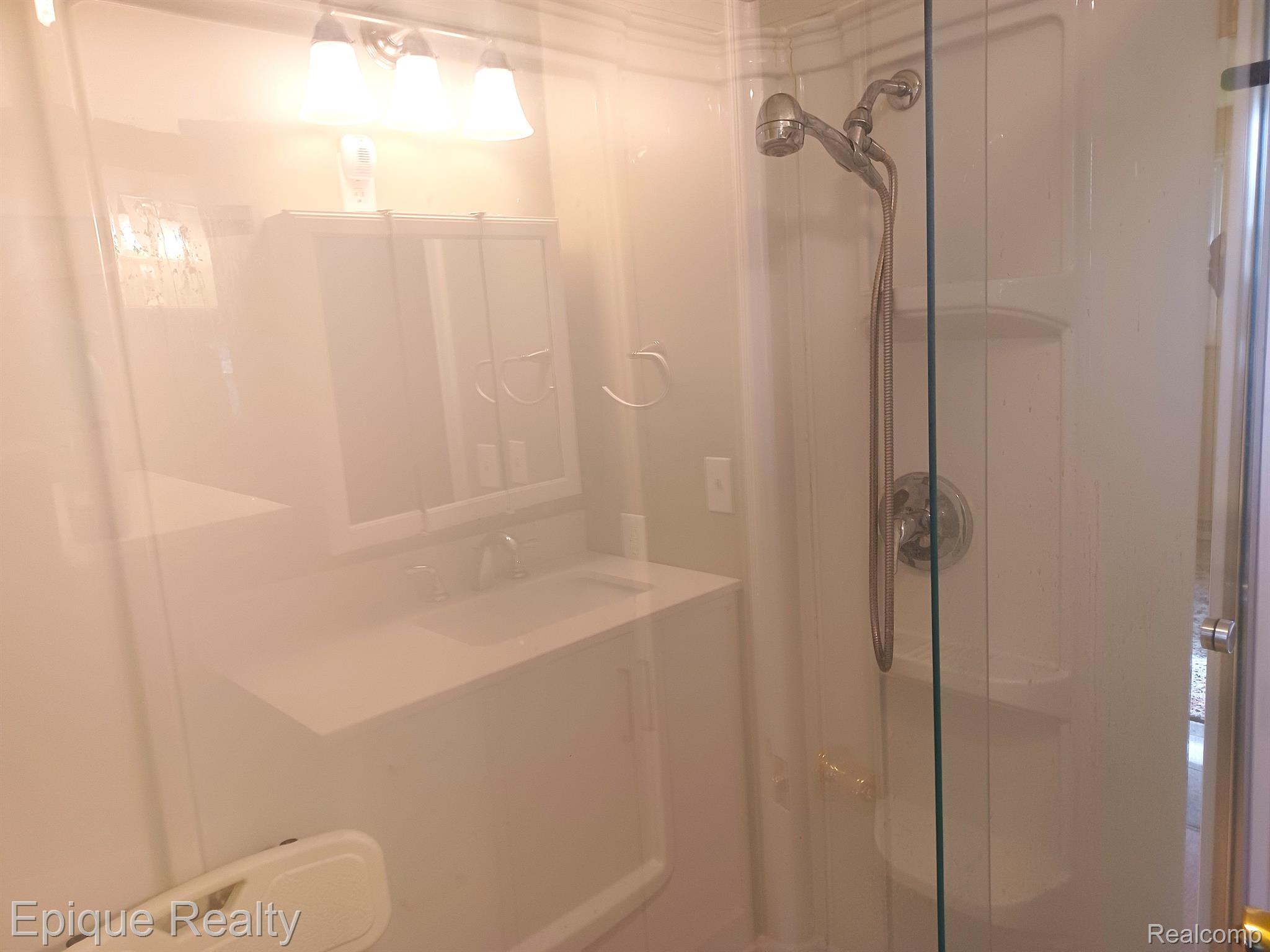 4031 Krafft Road Fort Gratiot, MI 48059 - Photo 5 of 40 Gallery Image 5