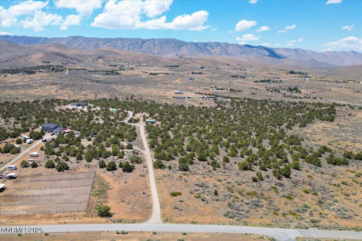 1025 Wendell Lane Reno, NV 89508 - Photo 5 of 21 a view of a yard with an outdoor space