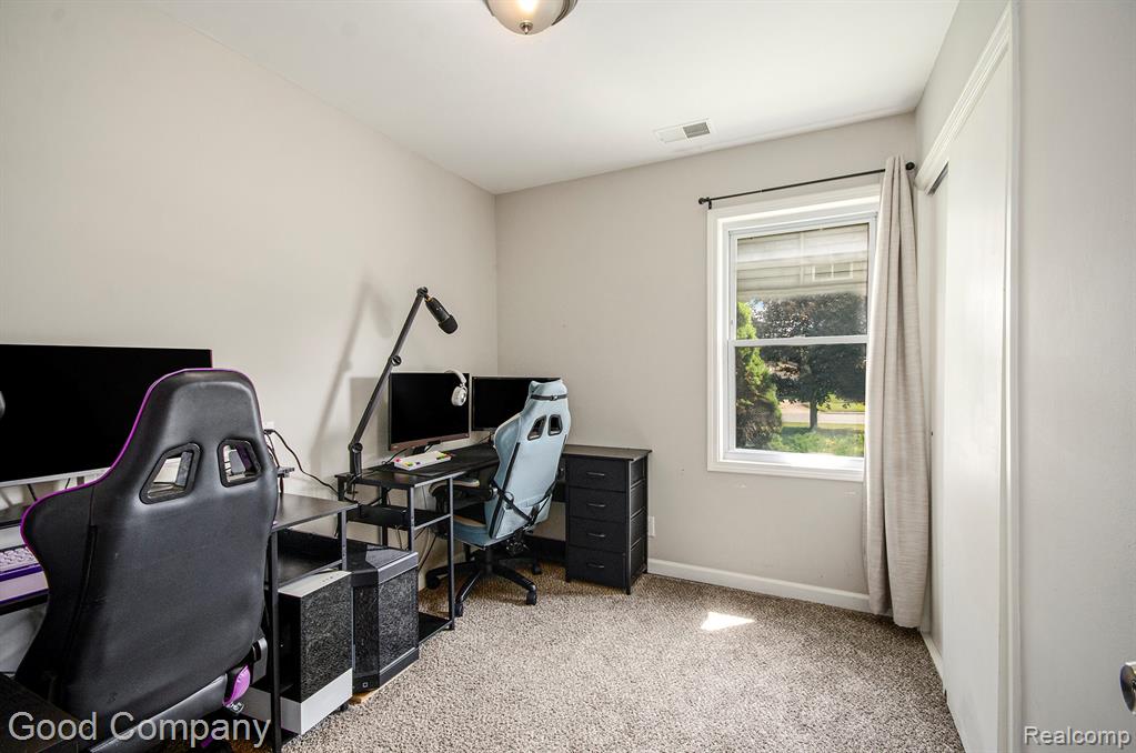 25231 Hayes Road Warren, MI 48089 - Photo 12 of 18