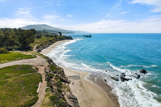 $1,465,000 | 1127 Church Lane, Carpinteria, CA 93013