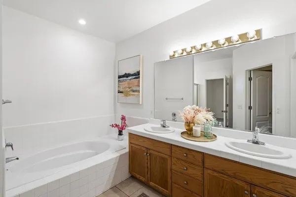 $545,000 | 956 Pearwood Circle, Lodi, CA 95242