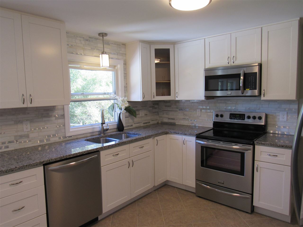 66 Windham Road Derry, NH 03038 - Photo 3 of 23
