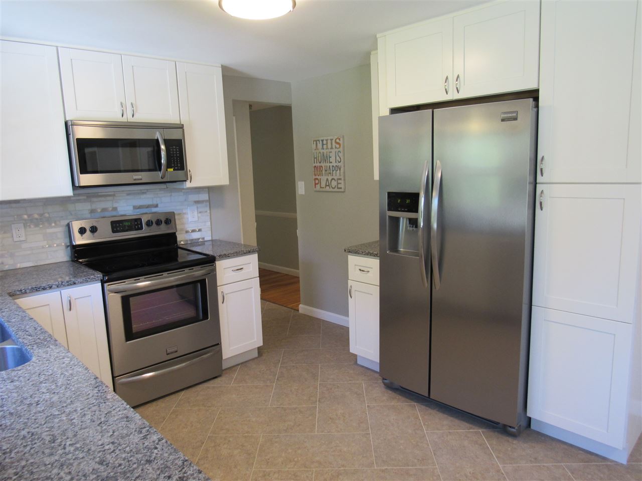66 Windham Road Derry, NH 03038 - Photo 4 of 23