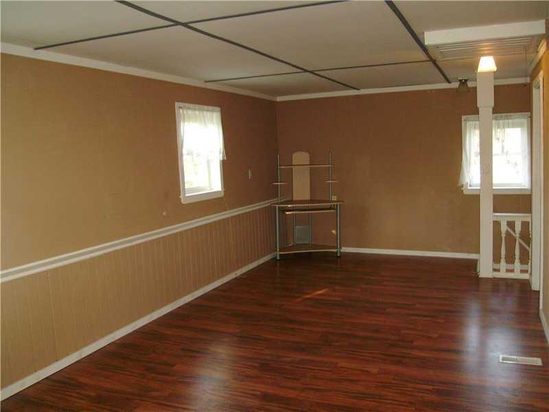 110 Ridge Avenue Beaver Falls, PA 15010 - Photo 14 of 22 Family Room.
