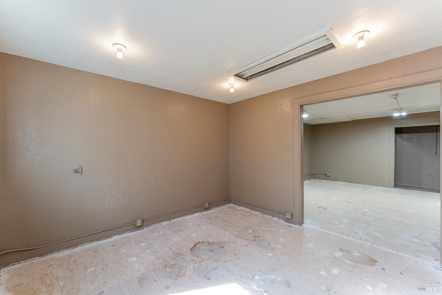 38 South Main Street Willits, CA 95490 - Photo 88 of 88 a view of an empty room