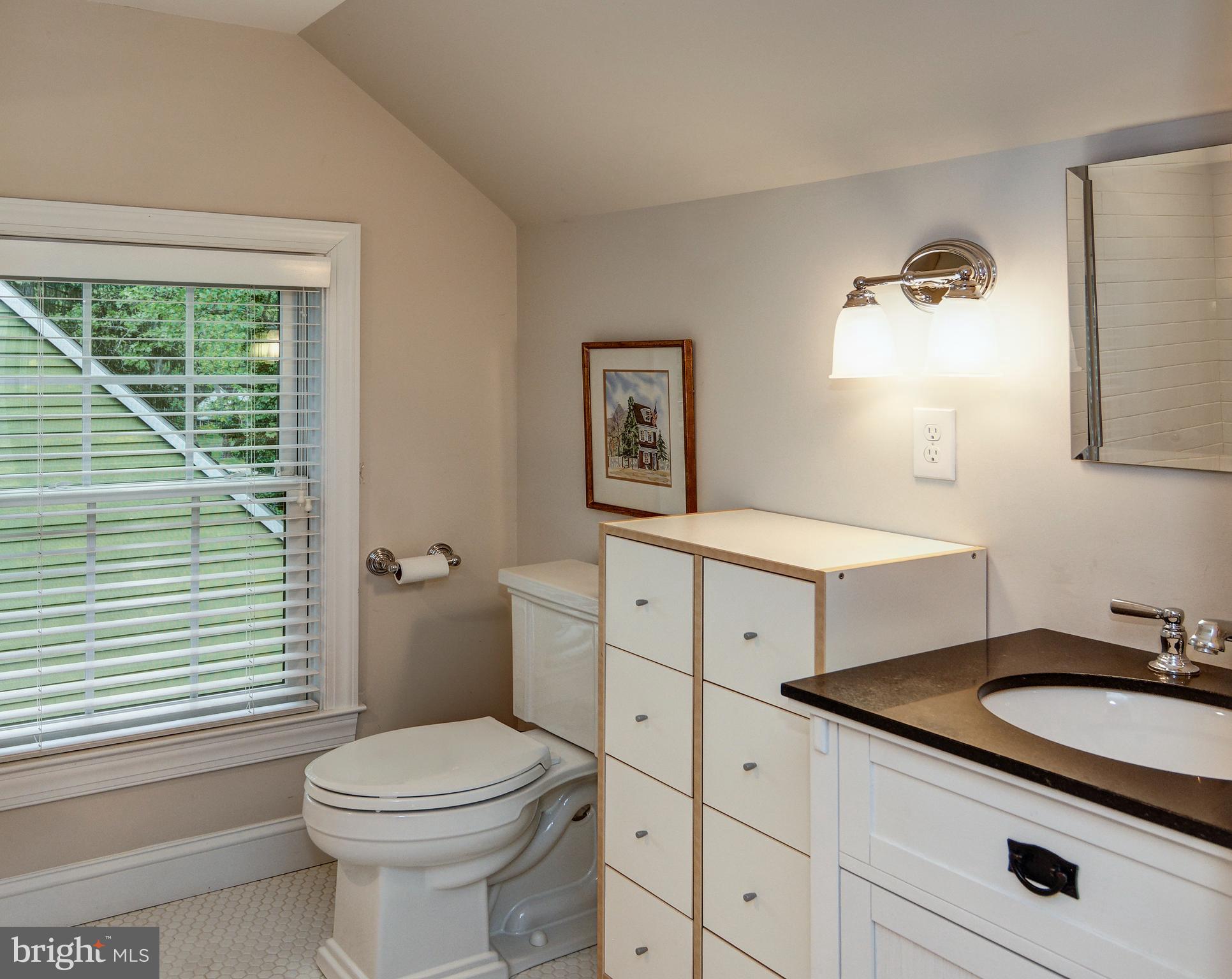 512 Narberth Avenue Haddonfield, NJ 08033 - Photo 32 of 42 3rd Floor Full Bathroom