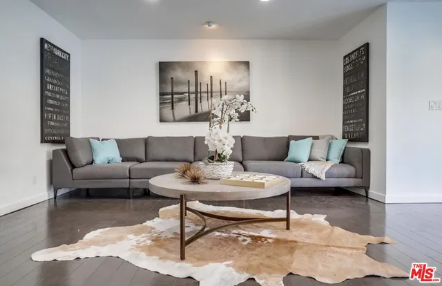 $8,199 | 12527 Emelita Street, Valley Village, CA 91607