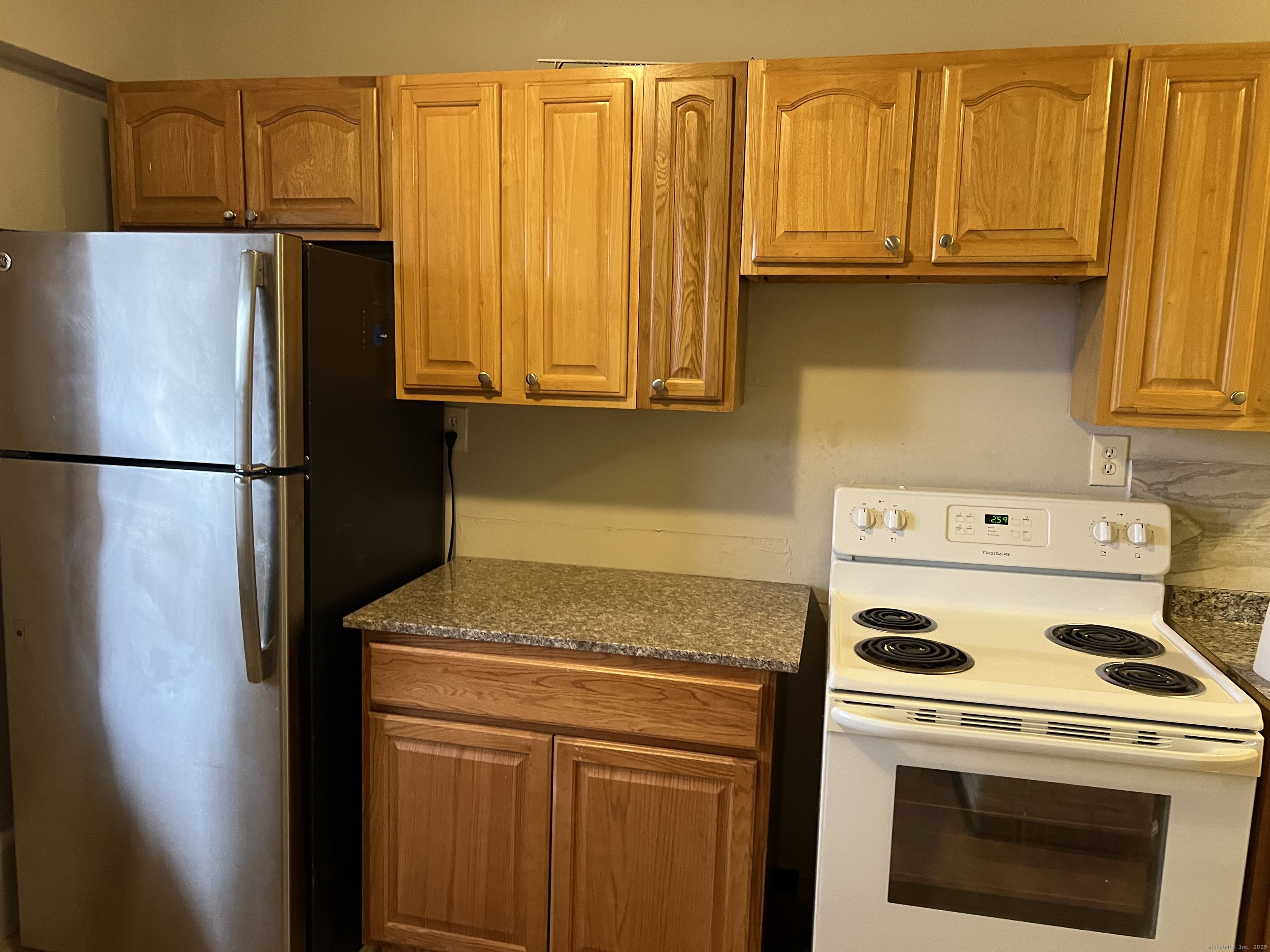 80 Cartright Street, Unit 5F Bridgeport, CT 06604 - Photo 8 of 15