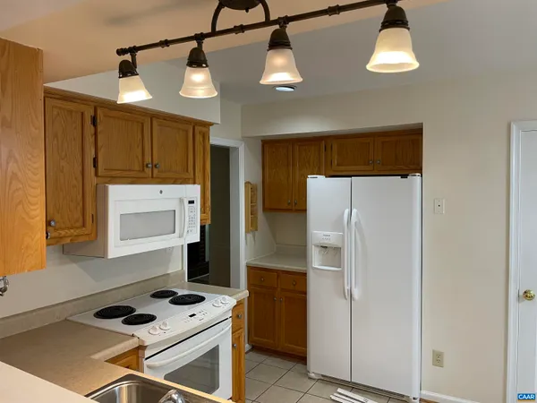 $2,200 | 3159 Saddlebrook Lane, Charlottesville, VA 22911