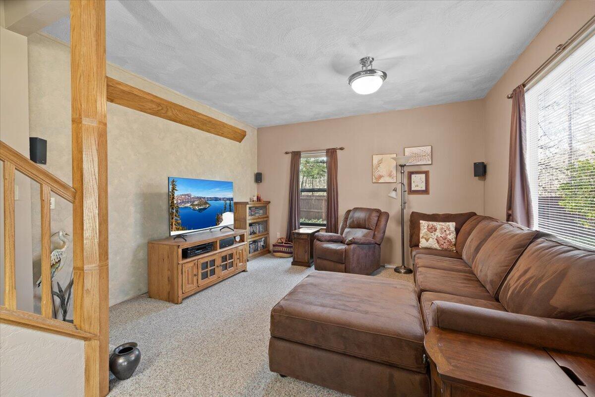 3455 Russell Road Grants Pass, OR 97526 - Photo 14 of 54 22-CI_6033