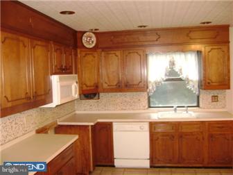 504 East Ridley Avenue Ridley Park, PA 19078 - Photo 5 of 12 Kitchen