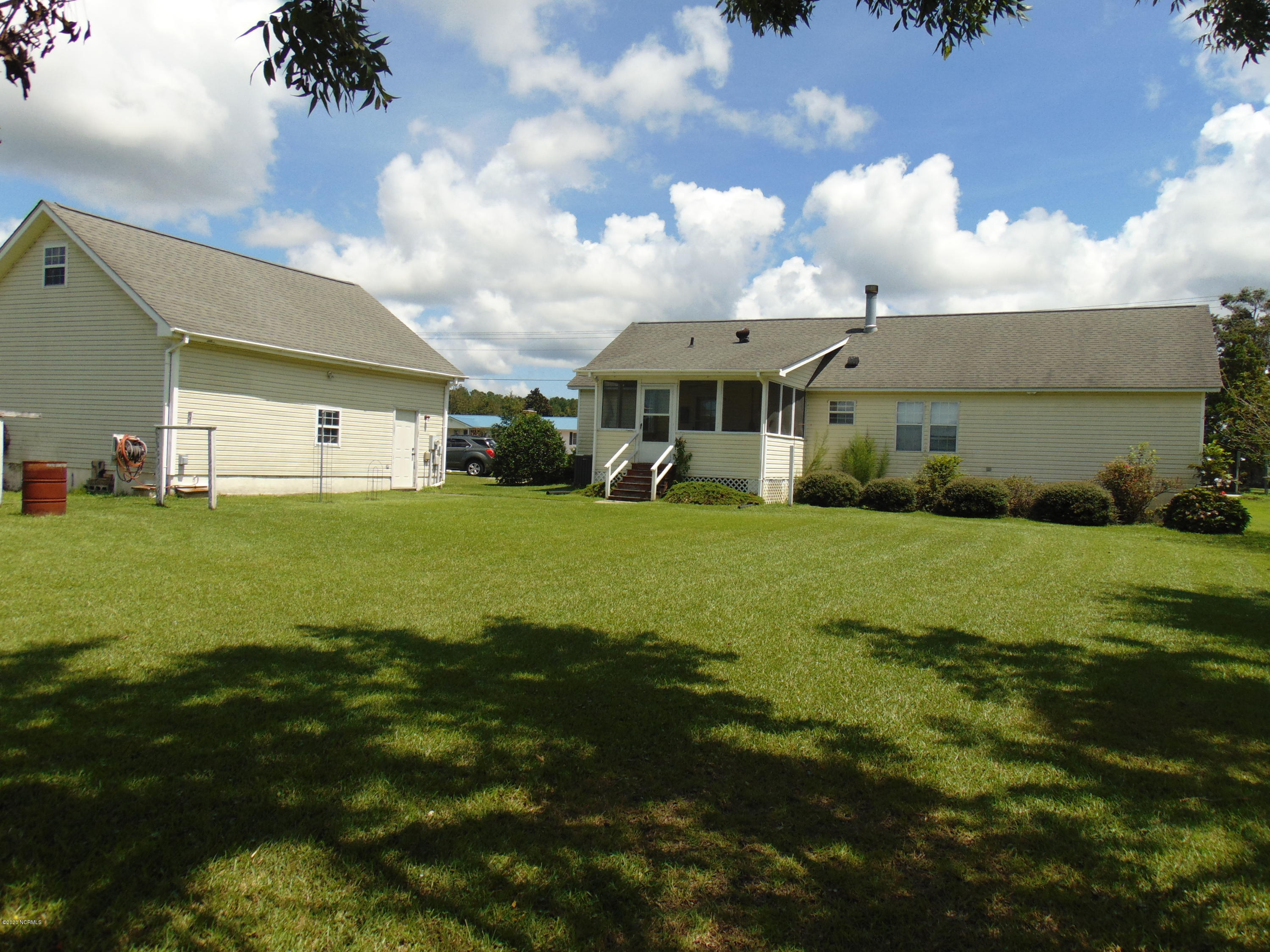 145 Newport Loop Road Newport, NC 28570 - Photo 24 of 29 Rear view