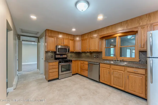 $519,000 | 2084 Highway 32, Saugerties, NY 12477