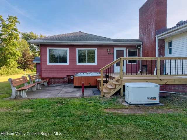 $519,000 | 2084 Highway 32, Saugerties, NY 12477