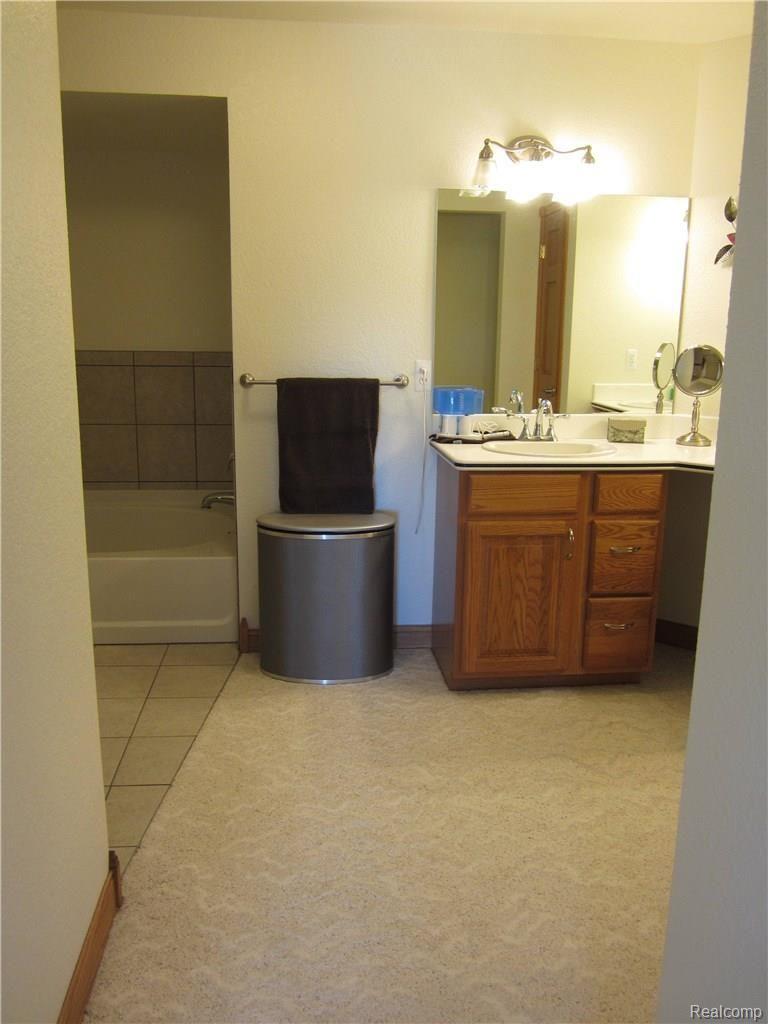 7306 East Bristol Road Davison, MI 48423 - Photo 54 of 72 gx4A4JO.jpg
