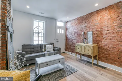 $2,100 | 2331 Mercer Street, Philadelphia, PA 19125