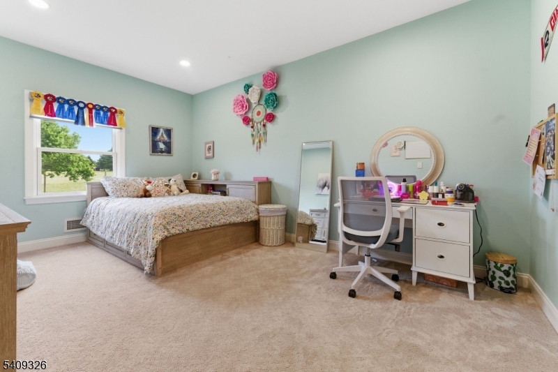 16 Wolverton Road Pittstown, NJ 08867 - Photo 35 of 50