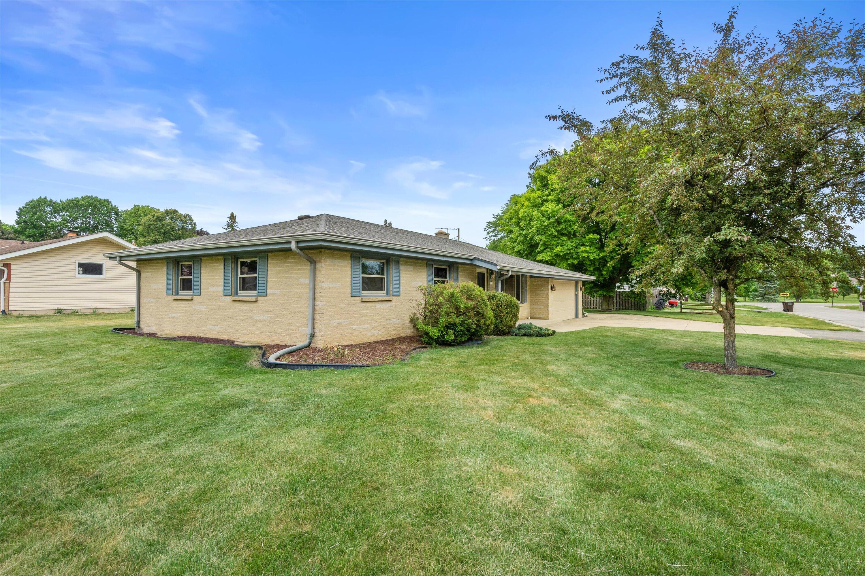 3028 Valley Forge Street Caledonia, WI 53404 - Photo 14 of 50 Exterior