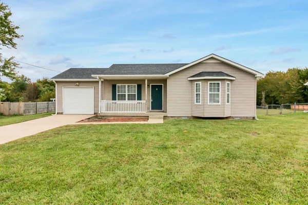 $1,350 | 253 New Gritton Avenue, Oak Grove, KY 42262