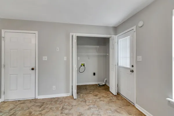 $1,350 | 253 New Gritton Avenue, Oak Grove, KY 42262