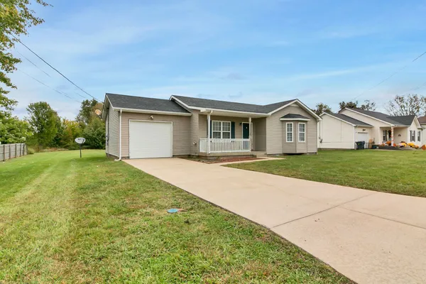 $1,350 | 253 New Gritton Avenue, Oak Grove, KY 42262