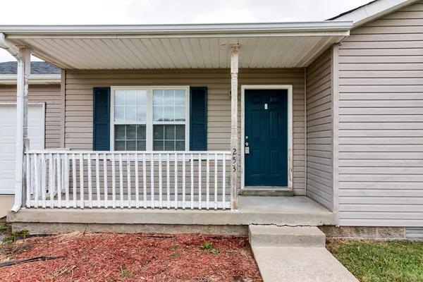 $1,350 | 253 New Gritton Avenue, Oak Grove, KY 42262