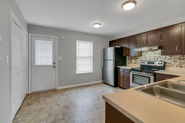 $1,350 | 253 New Gritton Avenue, Oak Grove, KY 42262