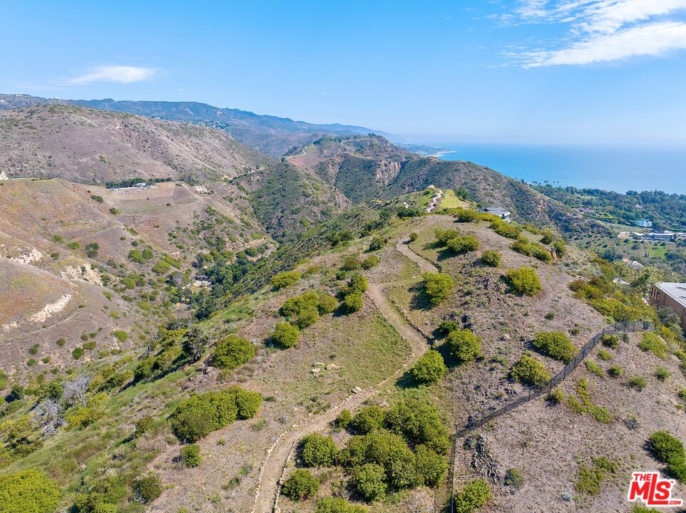 27316 Winding Way Malibu, CA 90265 - Photo 11 of 48