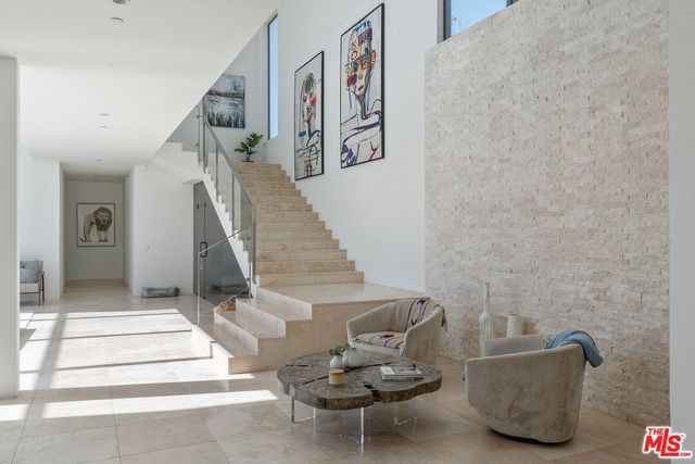 $8,750,000 | 27316 Winding Way, Malibu, CA 90265