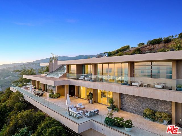 $8,750,000 | 27316 Winding Way, Malibu, CA 90265