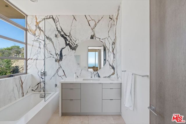 $8,750,000 | 27316 Winding Way, Malibu, CA 90265