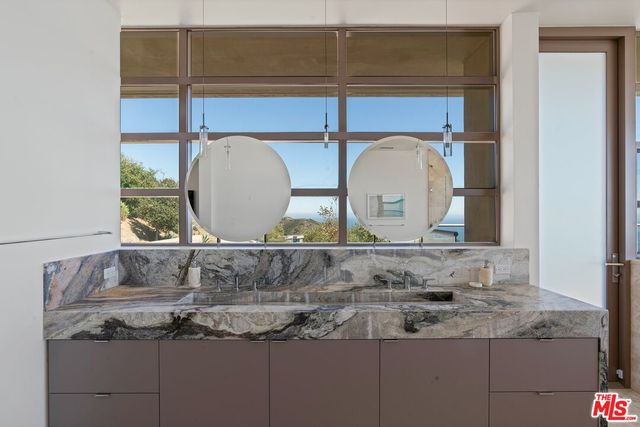 $8,750,000 | 27316 Winding Way, Malibu, CA 90265