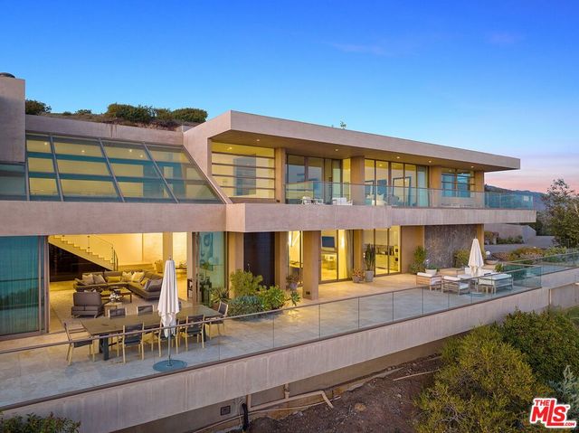 $8,750,000 | 27316 Winding Way, Malibu, CA 90265