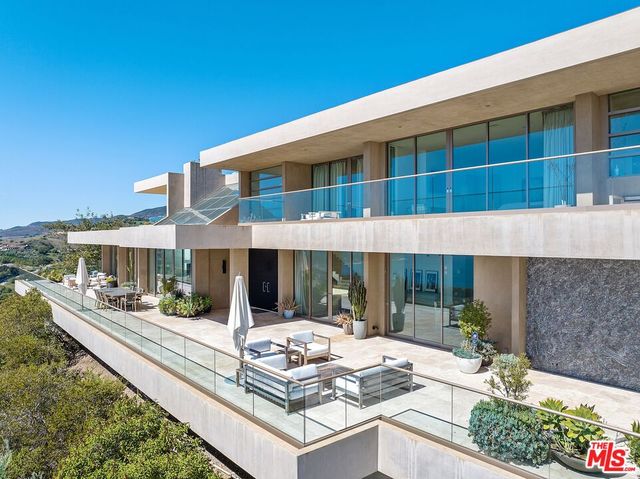 $8,750,000 | 27316 Winding Way, Malibu, CA 90265